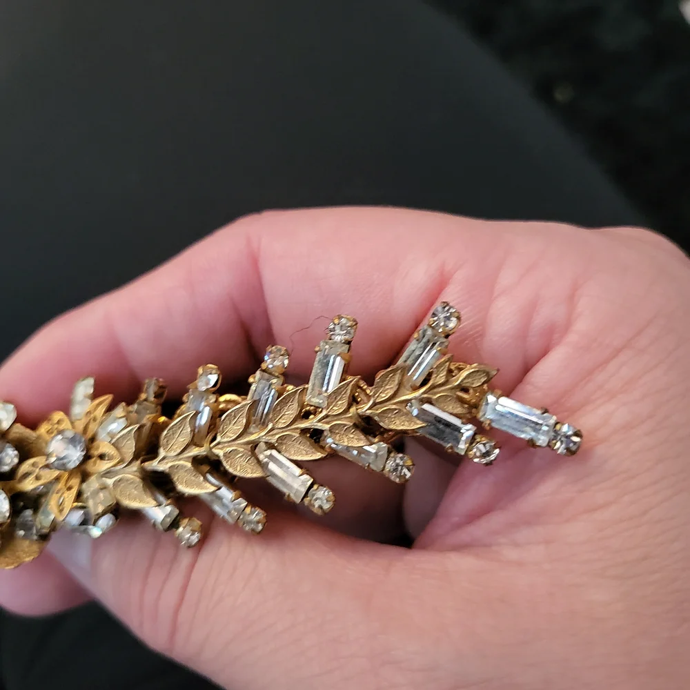 Vintage Gold Tone‎ with Rhinestones Brooch